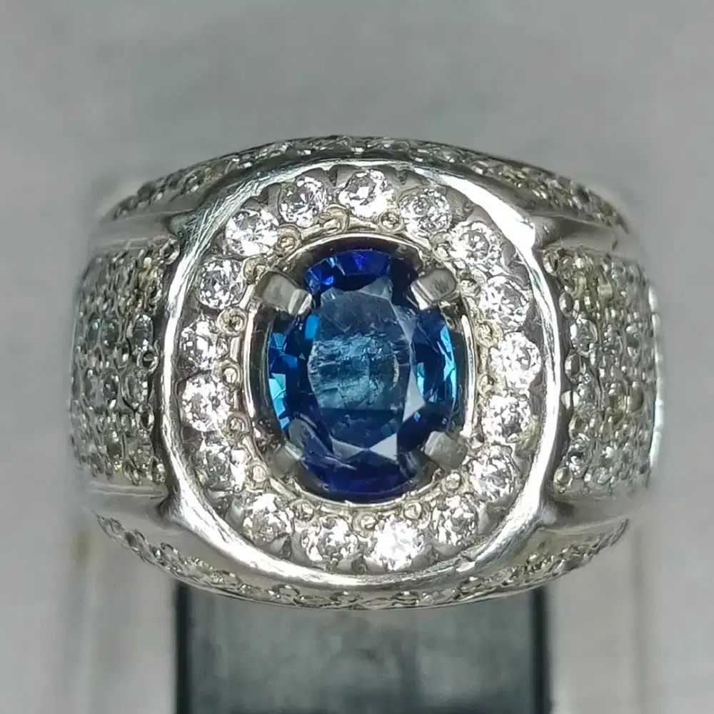 SIMILAR TO ROYAL BLUE SAPPHIRE CEYLON 1,15 CRT