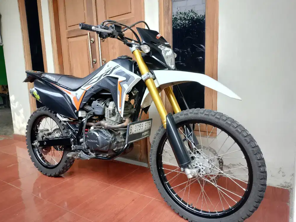 Honda CRF 150 color putih