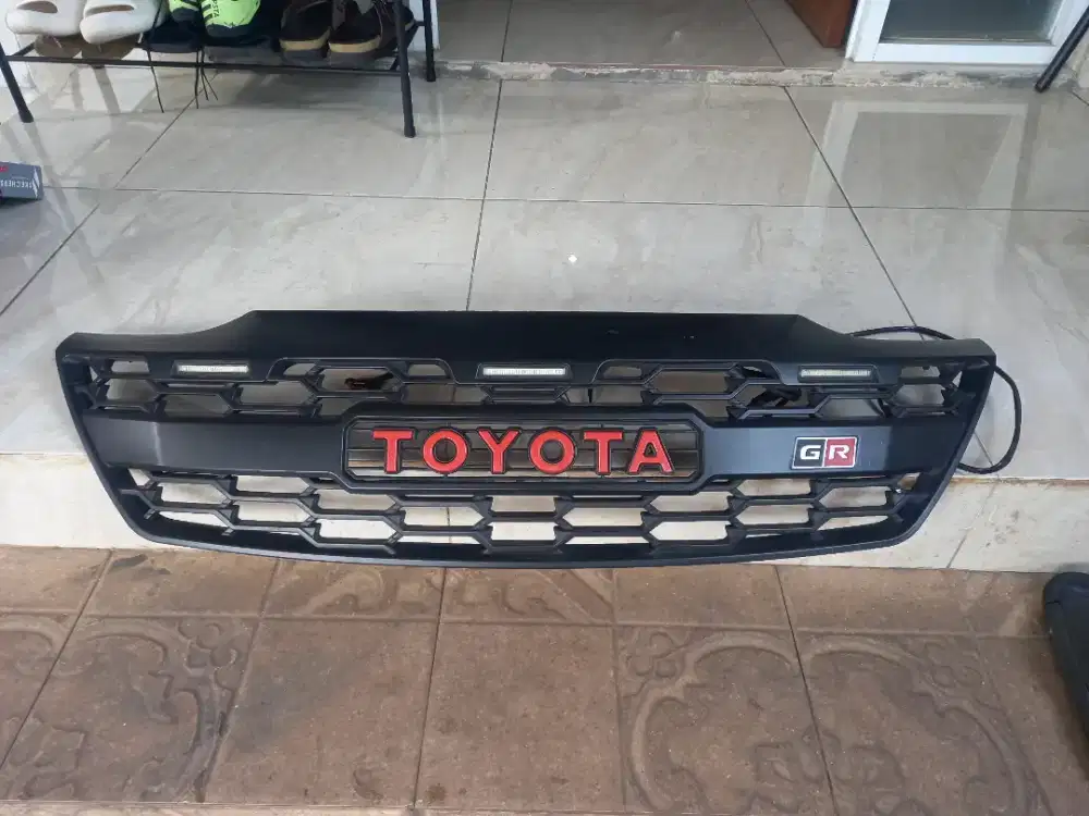 Gril Variasi Fortuner GR