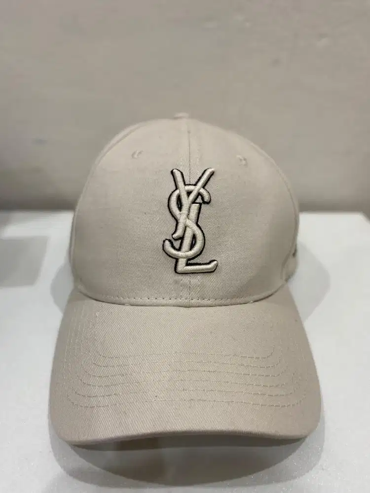 Topi YSL x New Era