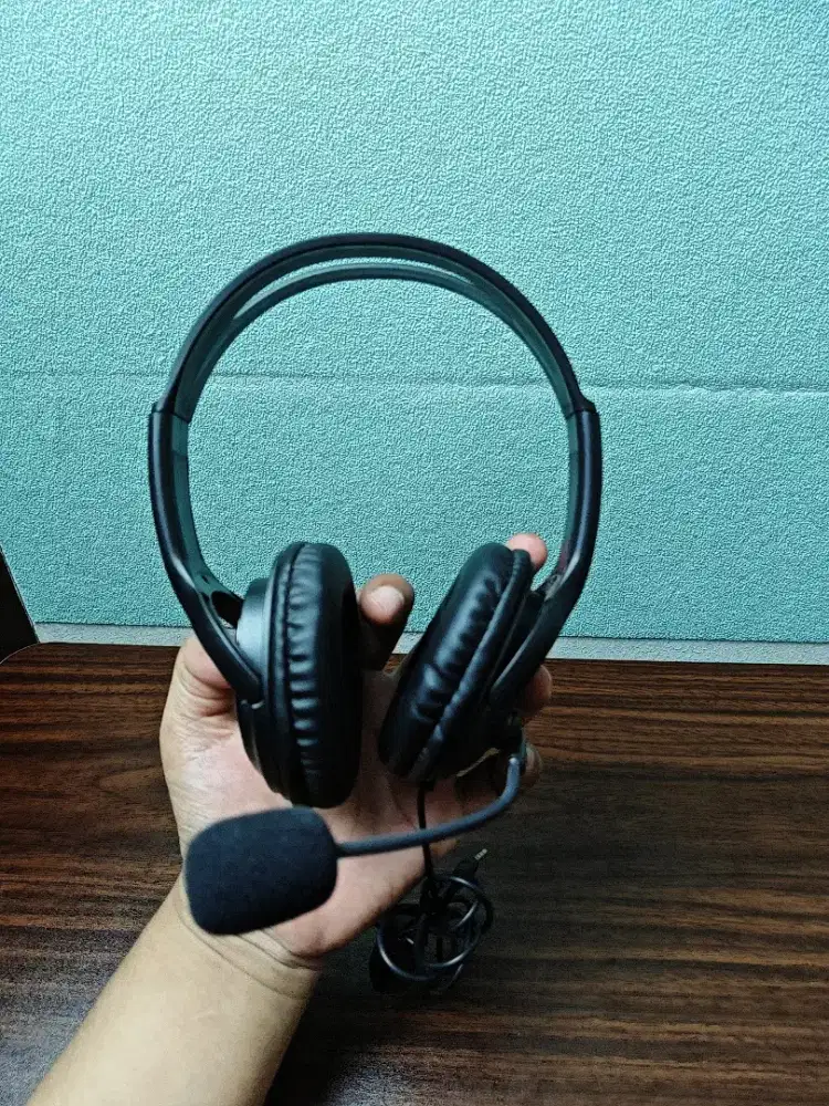 Headset Headphone Gaming dengan Mikrofon Bando Gaming Stereo Bass