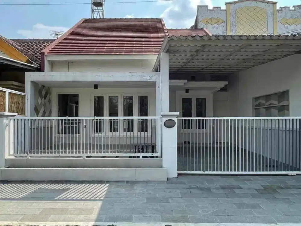 rumah modern minimalis pbi 4 kamar araya malang