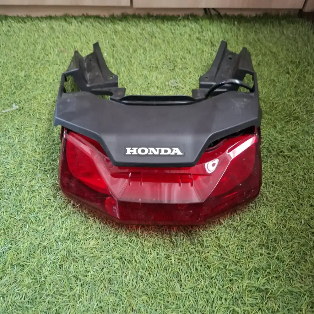 Stoplamp Lampu Belakang Original Honda ADV 160