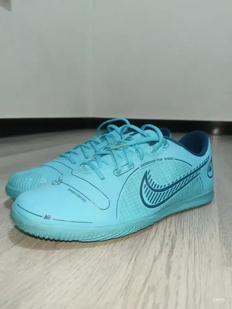 Nike Mercurial Vapor 14 Club IC Blue like new