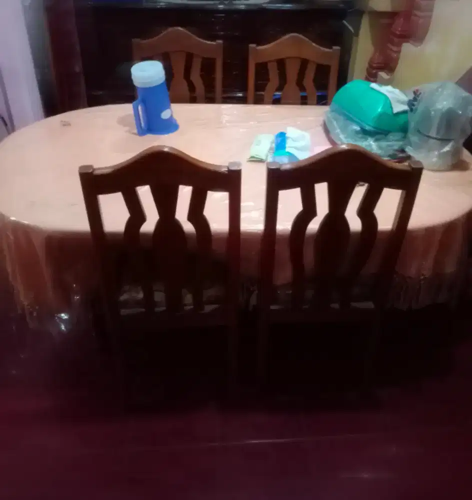 Meja makan kayu jati