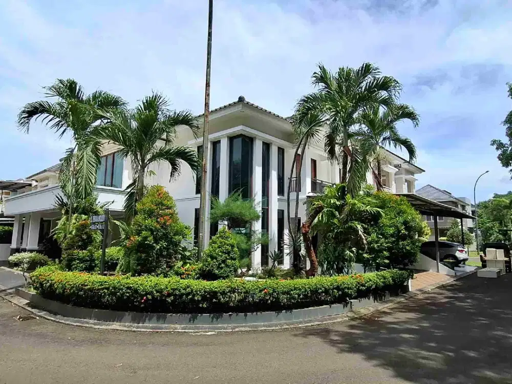 DIJUAL RUMAH MEWAH HOEK 2 LANTAI SUDAH RENOVASI POSISI DEPAN TAMAN & HARGA DI BAWAH PASAR DI CLUSTER TENGAH!