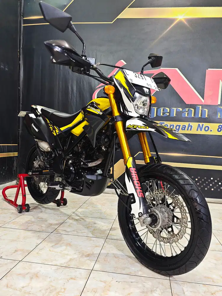D-tracker SE 2019 low km dp.2,5jt istimewah. Anugerah motor rungkut
