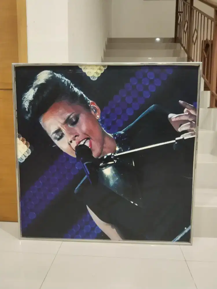 Lukisan hiasan dinding display