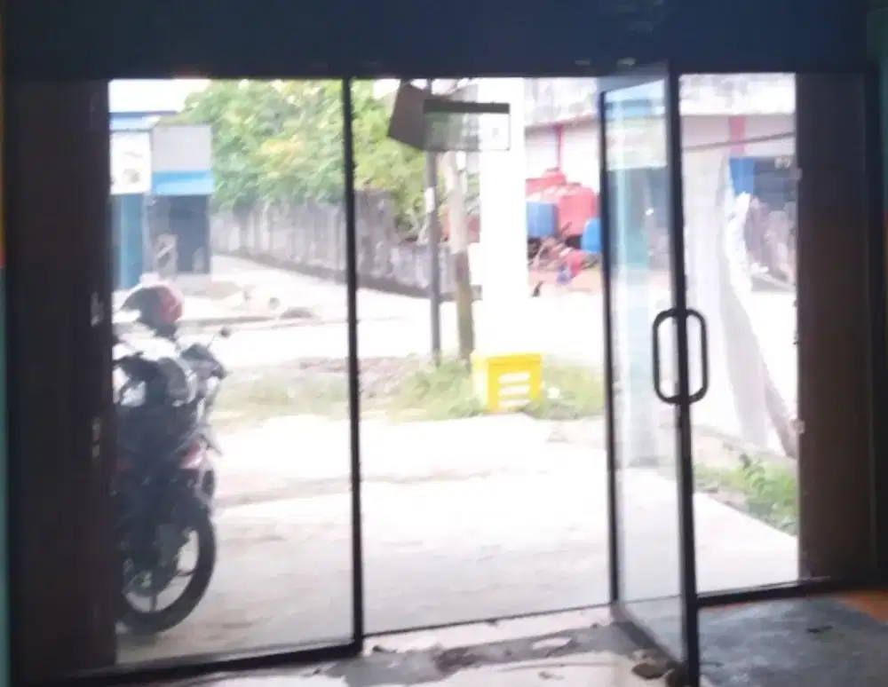 Set sekat pintu kaca