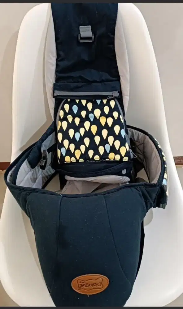 Gendongan bayi -Dialogue