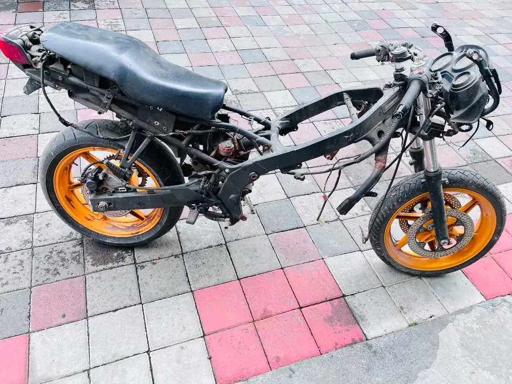 Rolling sasis CBR 600, velg CBR, shock CBR, double disk,