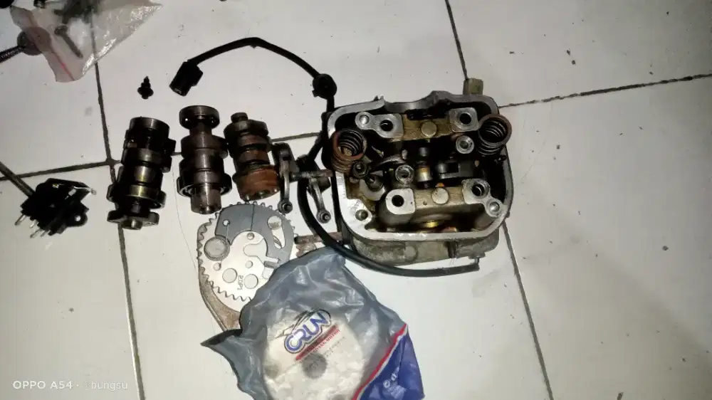 Mencari pekerjaan sebagai mekanik motor