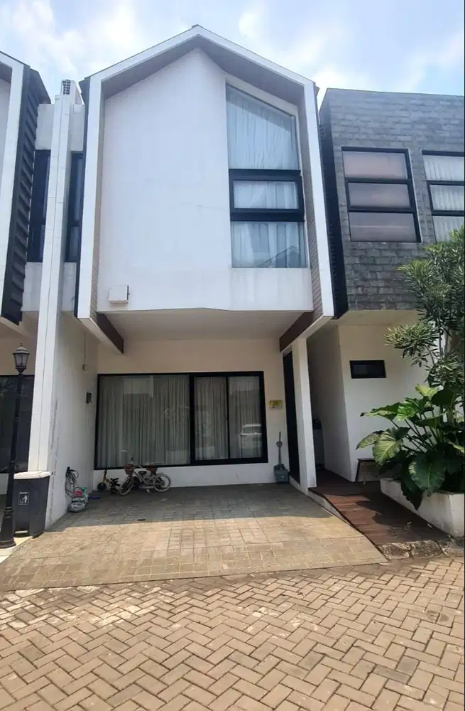 Jual Cepat BU Rumah Cluster 2 Lantai Split Level Design Di Sekitar BSD