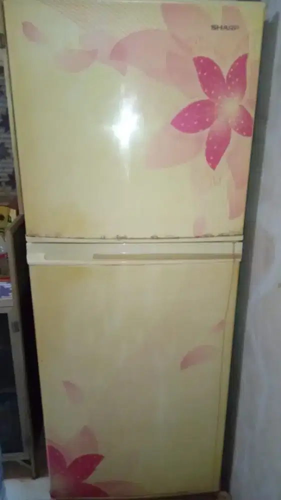 Kulkas Sharp Bekas