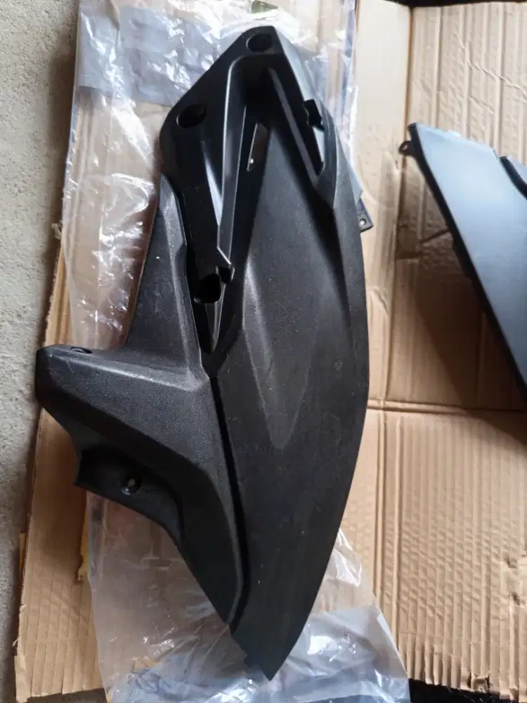 Cover body samping kanan (R) Vario techno 125 fi KZR