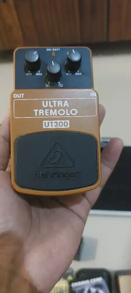 Ultra tremolo ut300 behringer
