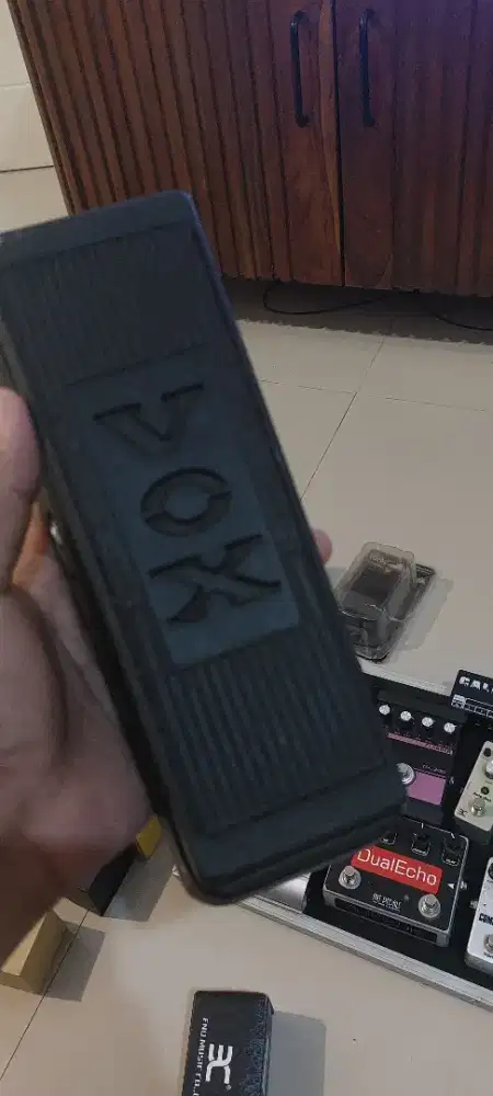 Efek Vox wah pedal  V 845