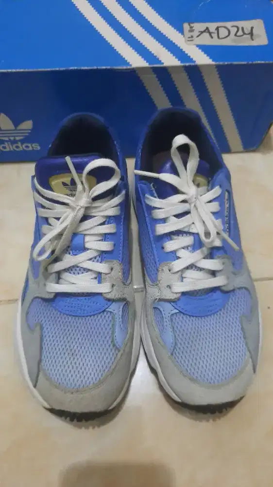 Sepatu adidas Falcon Biru Size 36