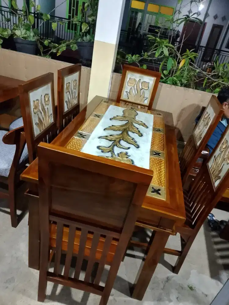 Meja Makan Kayu Kati 6K Motif Marmer
