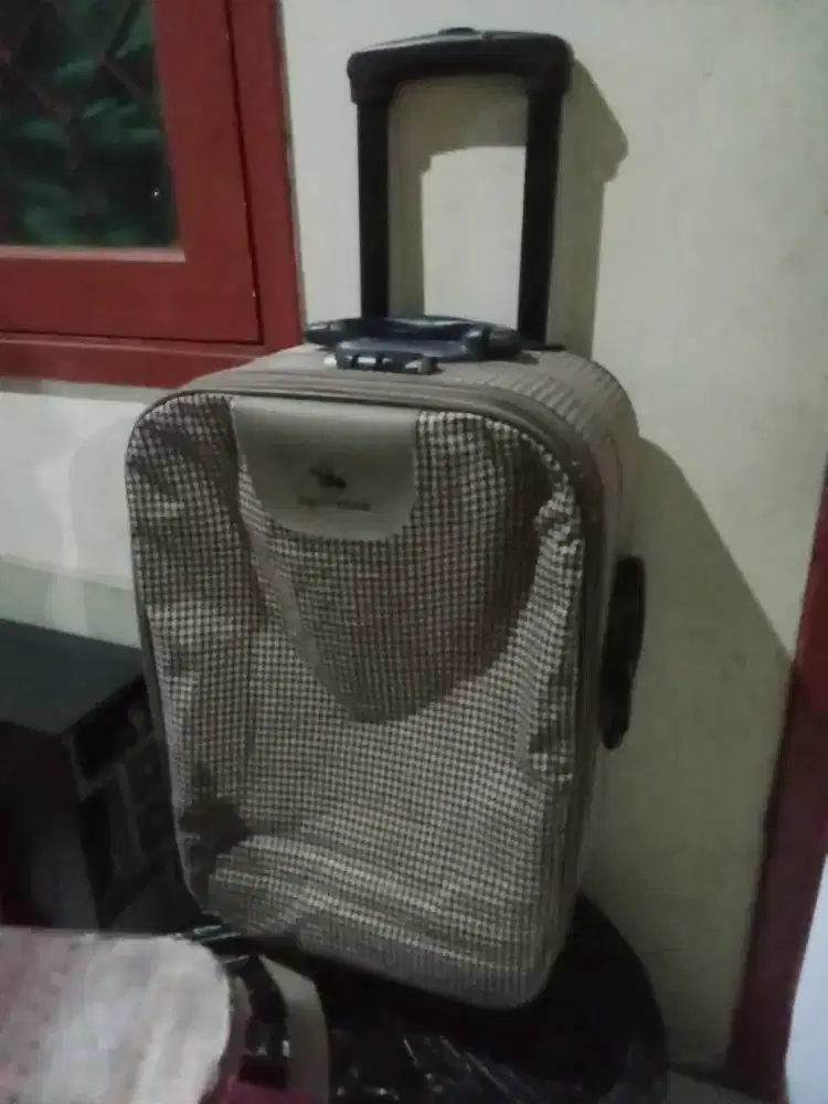 Koper baju merk polo team