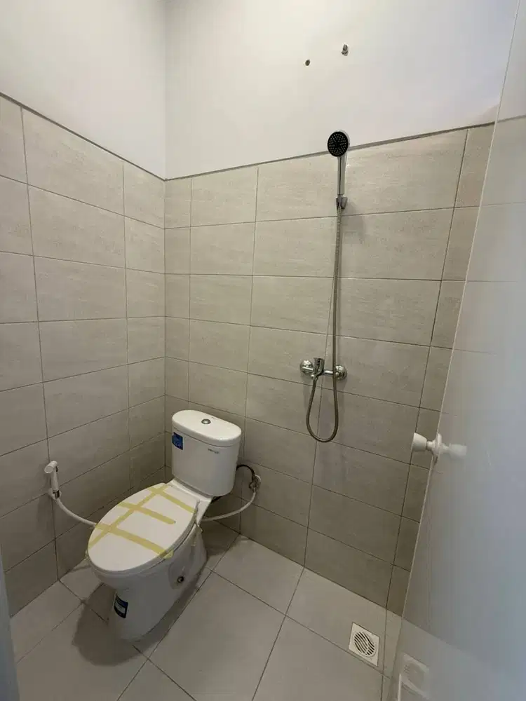 DISEWAKAN RUMAH BARU DI PERUMAHAN PARK SUNRISE -WONOREJO-RUNGKUT-SBY