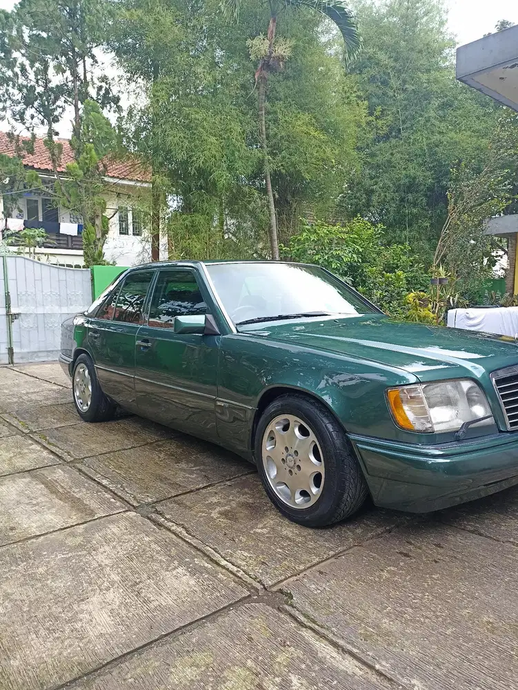 Mercedes-Benz E320 1993 Bensin