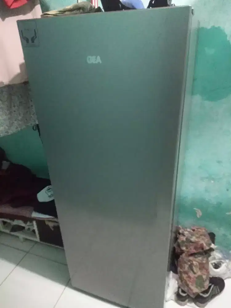 Jual freezer kulkas pemakaian blm sampai 1thn barang msi mulus
