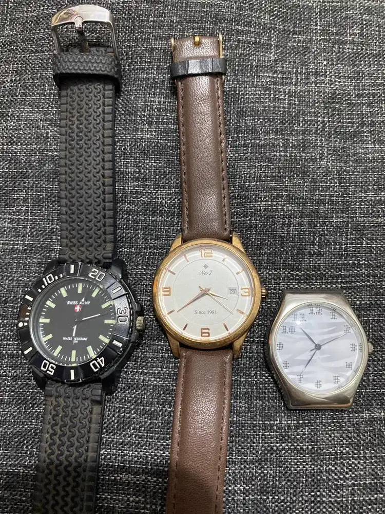 Jam tangan 3pcs kondisi mati jual apa adanya