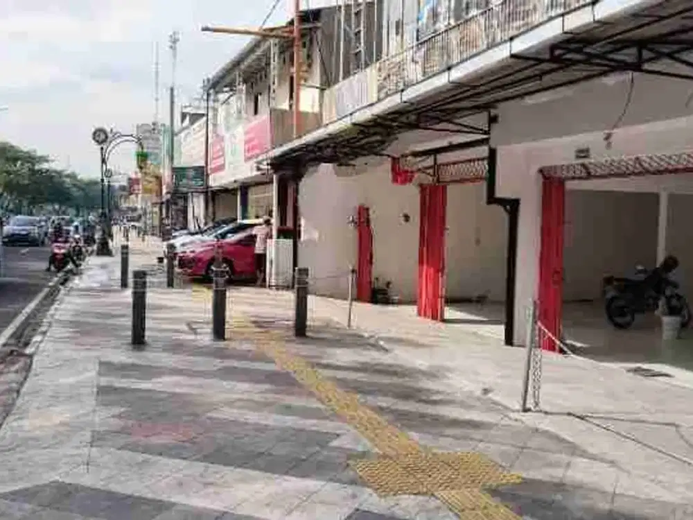 Disewakan Ruko gandeng bisa untuk Kantor, Toko, outlet dll di Jl Margonda Raya, Beji, Depok