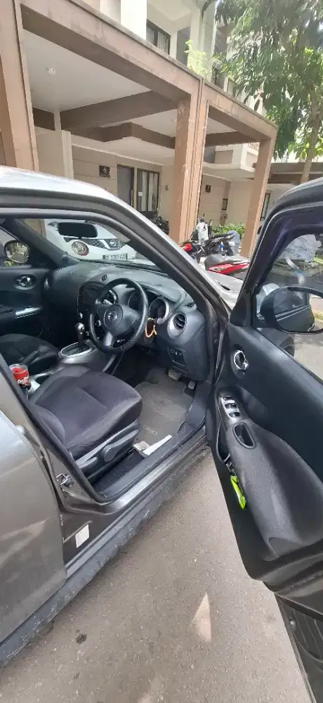 Nssan juke 2011 abu metalik