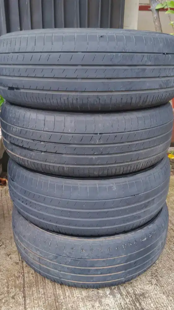 Ban Dunlop Sp Sport Lm 705 ukuran 205/60 Ring 16