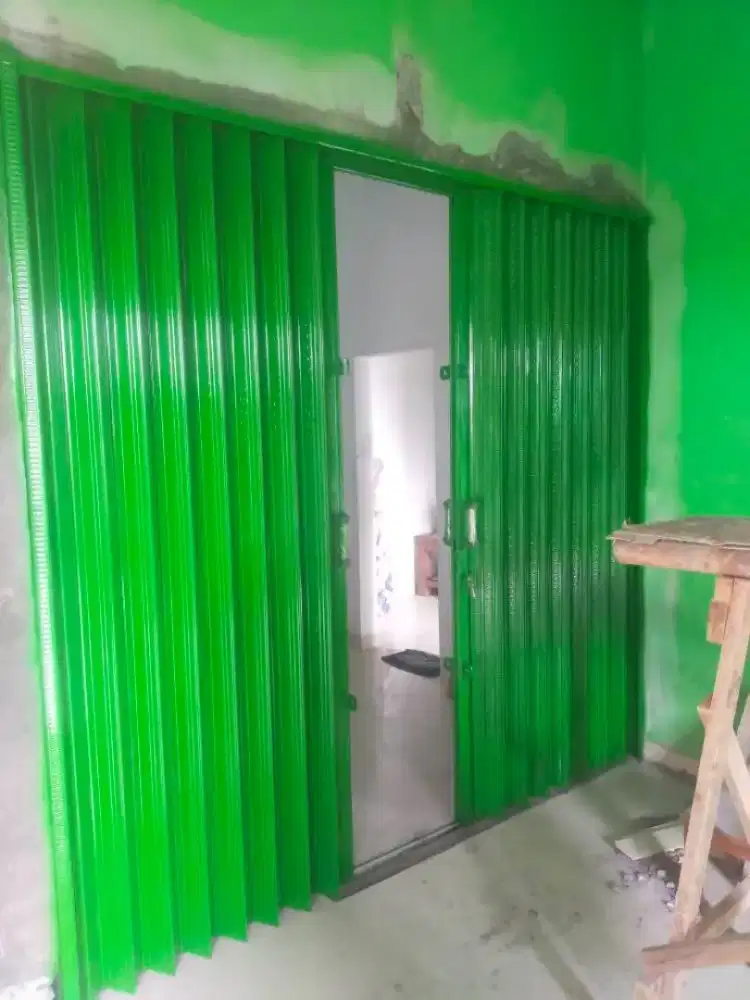 Pintu folding gate rolling door