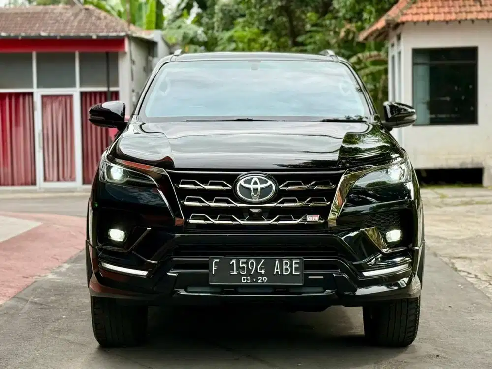 Fortuner 2.8 GR Th 2023/24 Diesel Automatic Low KM OriginaL