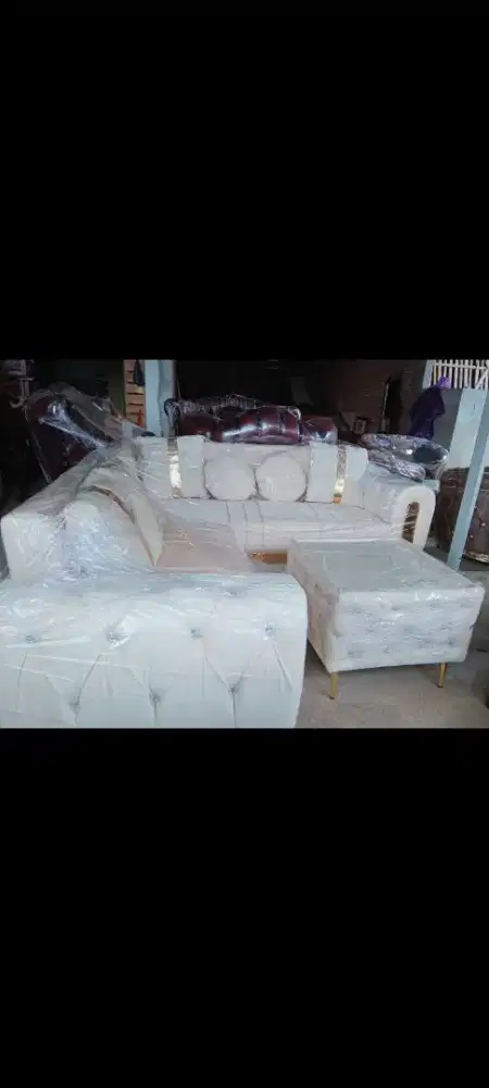 Sofa L/Sofa Sudut Selina + Meja Kaca