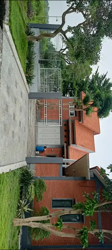 Dijual Rumah Suasana Villa Ukuran 14 X 50