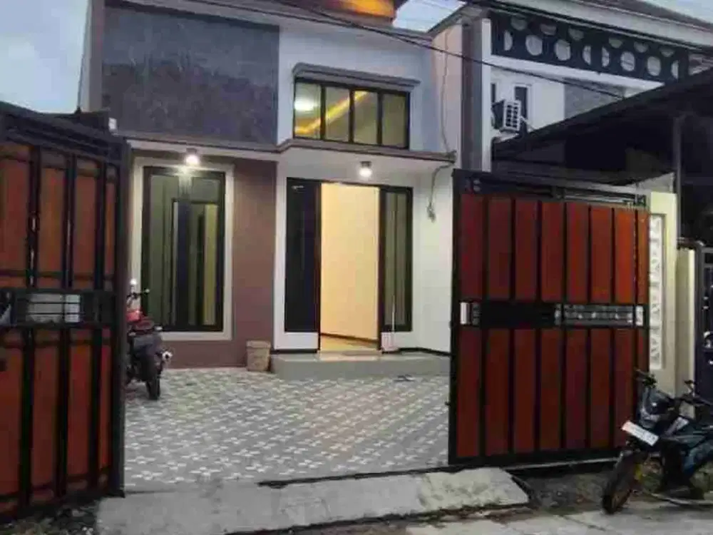 Rumah cantik Plafon tinggi Rungkut