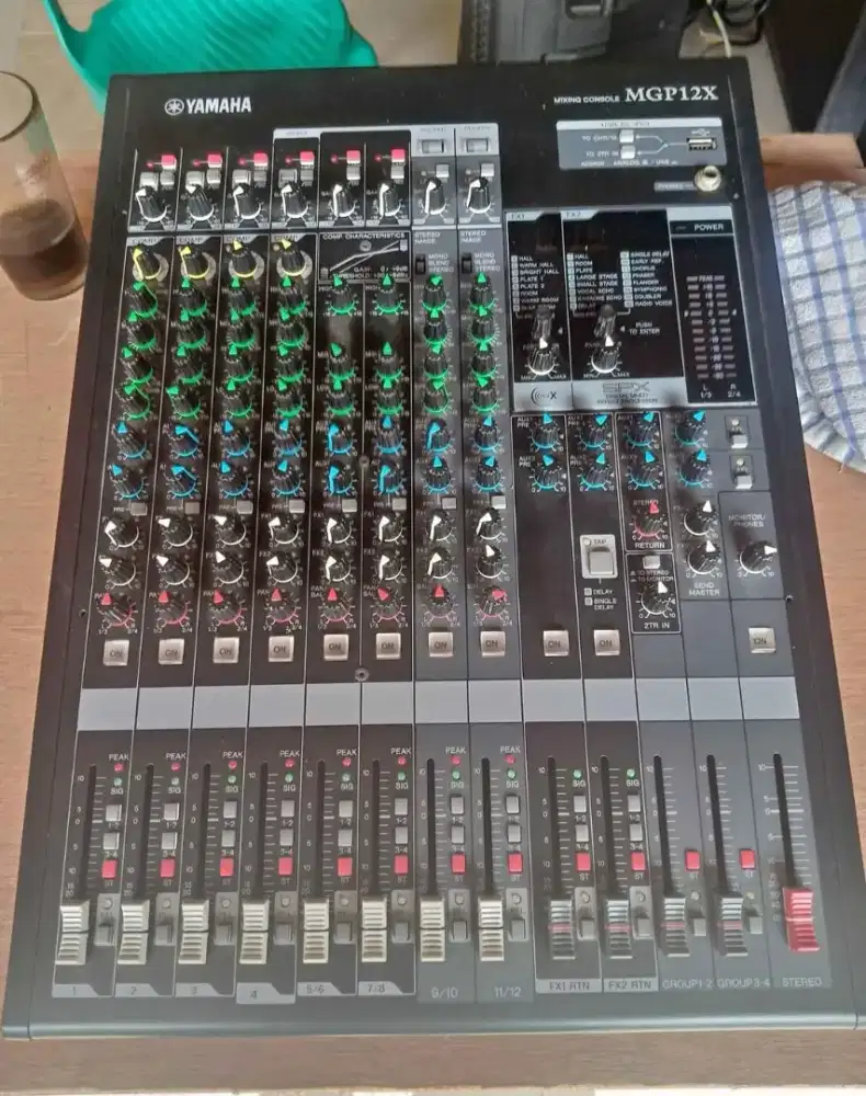 Mixer yamaha mgp12x full original made in indonesia mulus 90% mantap