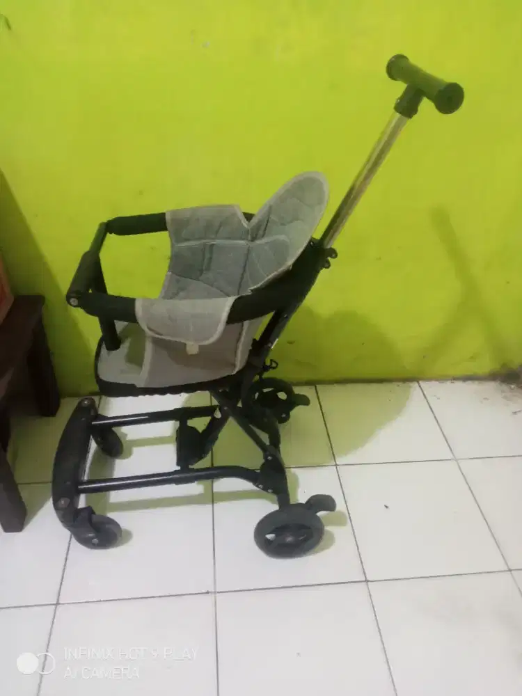 Dijual kursi roda anak