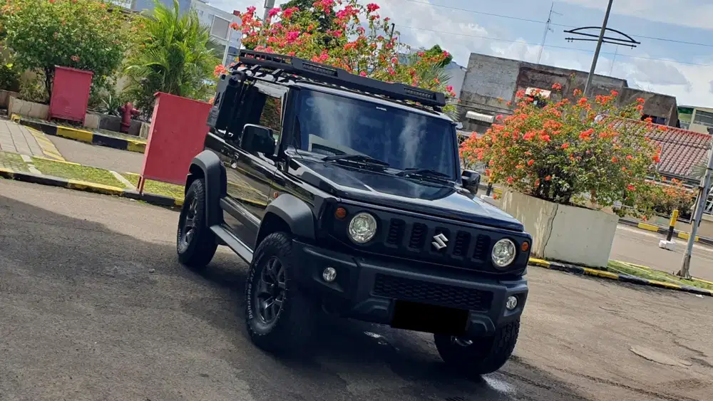 [ GARANSI 5TH ] Suzuki Jimny Short 3Door 4x4 CBU Japan AT 2023 2024