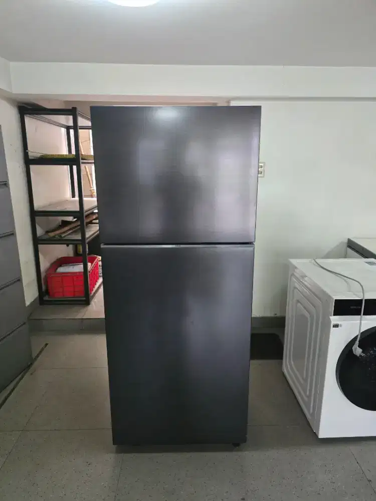 Kulkas Samsung 2 pintu mulus jarang pakai