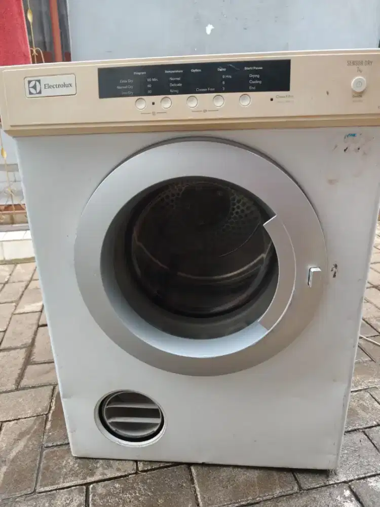 Pengering pakaian elektrolux