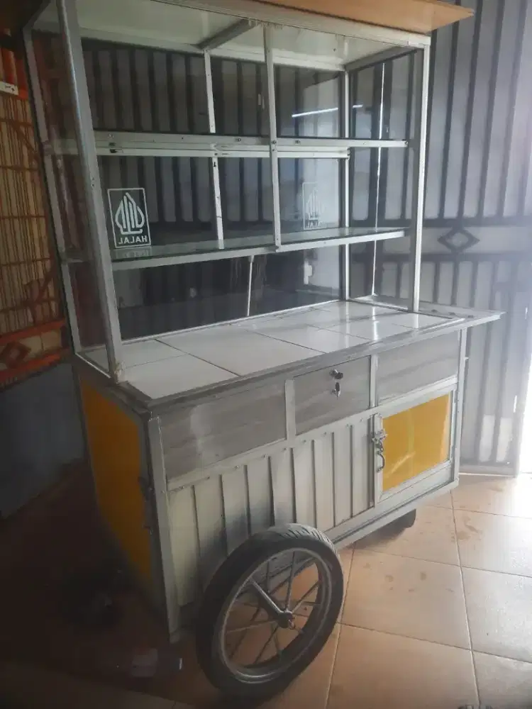 gerobak almunium kondisi masih gress