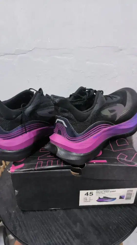 Sepatu 910 nineten carbon Haze Pro DWP