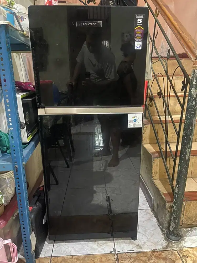 kulkas polytron 2 pintu