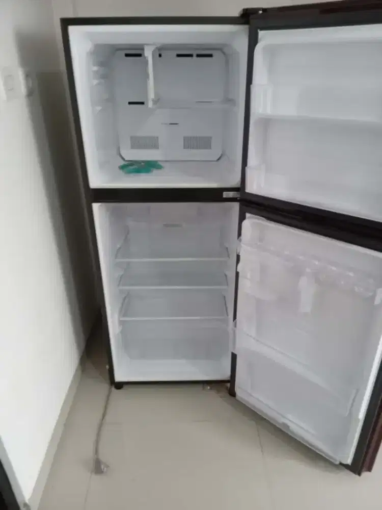 Kulkas Sharp 2 Pintu SJ 246XG 250 Liter (Glass Door)