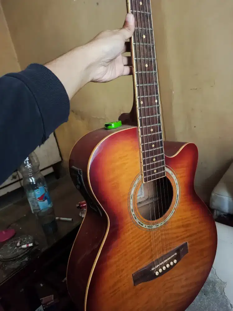 Gitar akustik elektrik kaifei