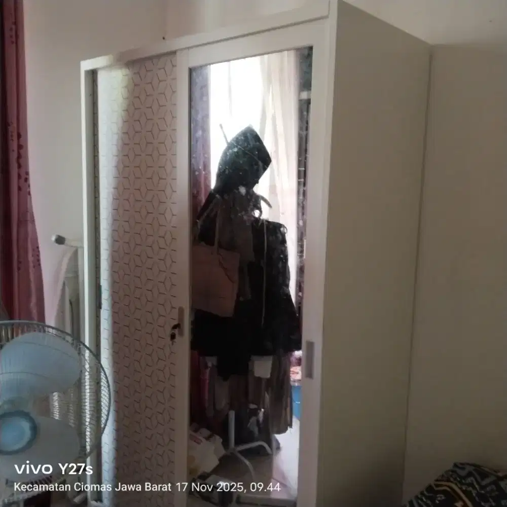 Dijual lemari pakaian , informa