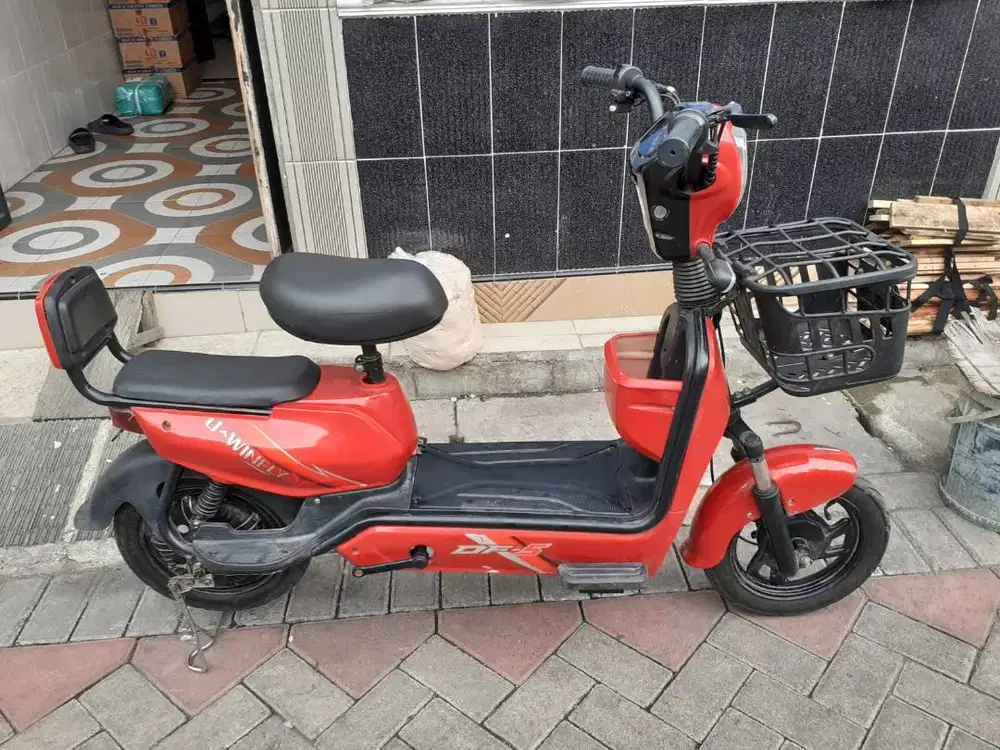 SEPEDA LISTRIK UWINFLY DF 5 KONDISI NORMAL