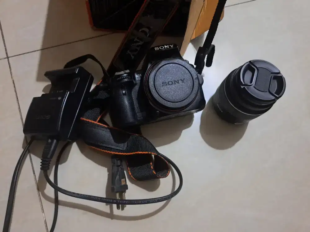 SONY alpha 33 - 2nd MINT condition