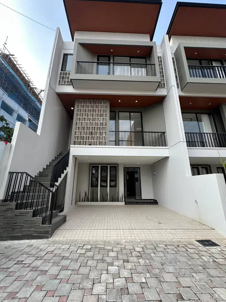 Rumah sangat strtegis dekat Lenteng Agung Industrial Modern Minimalis